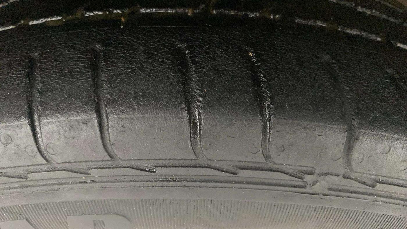 2019 Tata NEXON XM PETROL, Petrol, Manual, 23,946 km, Right Front Tyre Tread
