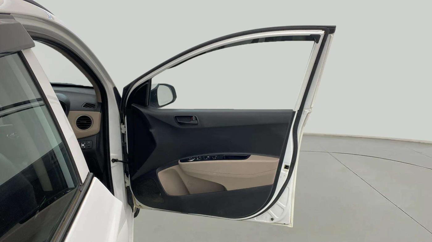 2019 Hyundai Grand i10 MAGNA 1.2 KAPPA VTVT, CNG, Manual, 76,866 km, RHS Front Door