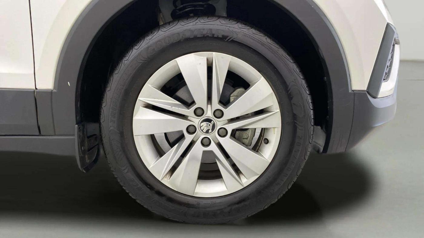 2021 Skoda KUSHAQ AMBITION 1.0L TSI MT, Petrol, Manual, 4,757 km, Right Front Wheel