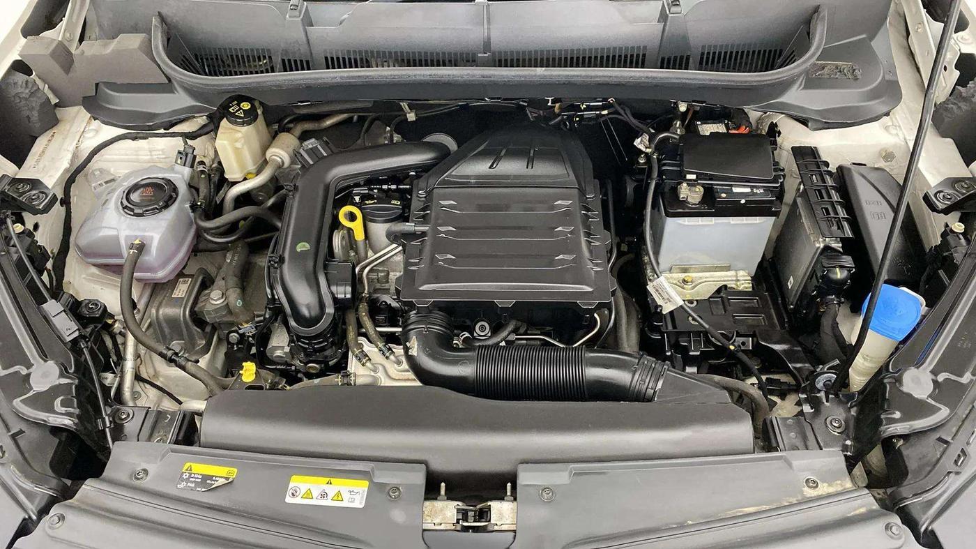 2021 Skoda KUSHAQ AMBITION 1.0L TSI MT, Petrol, Manual, 4,757 km, Engine View