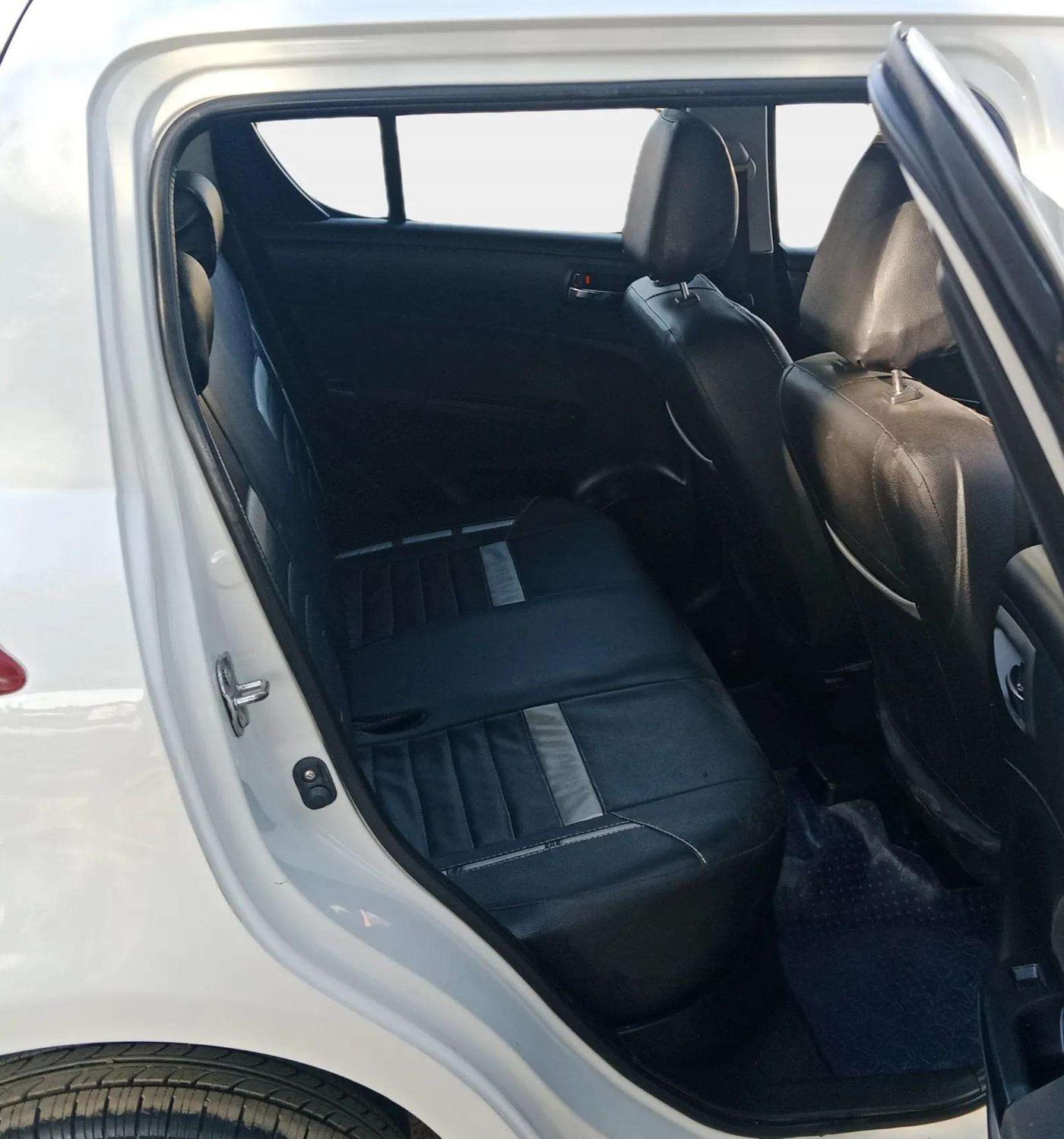 2017 Maruti Swift VXI, CNG, Manual, 82,264 km, Right Side Rear Door Cabin