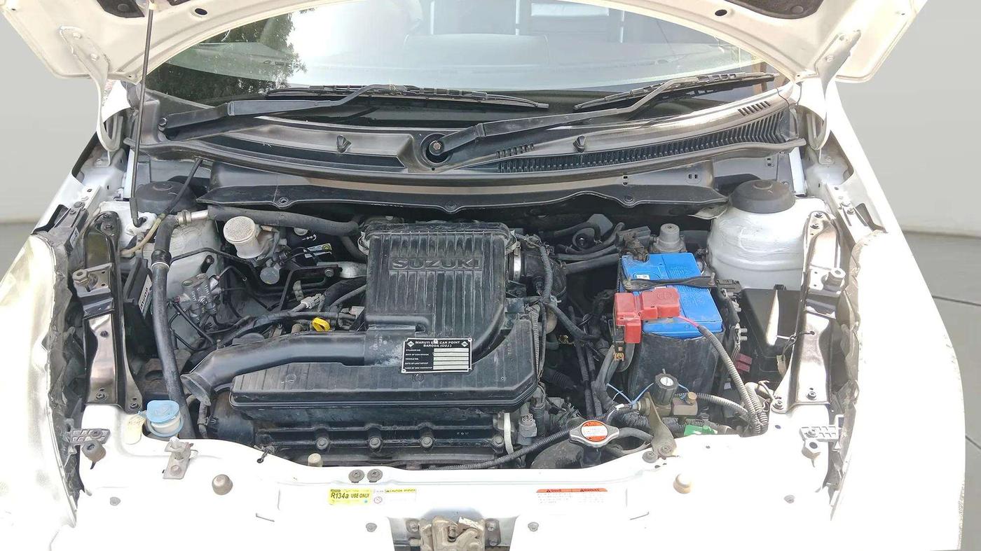 2017 Maruti Swift VXI, CNG, Manual, 82,264 km, Engine View
