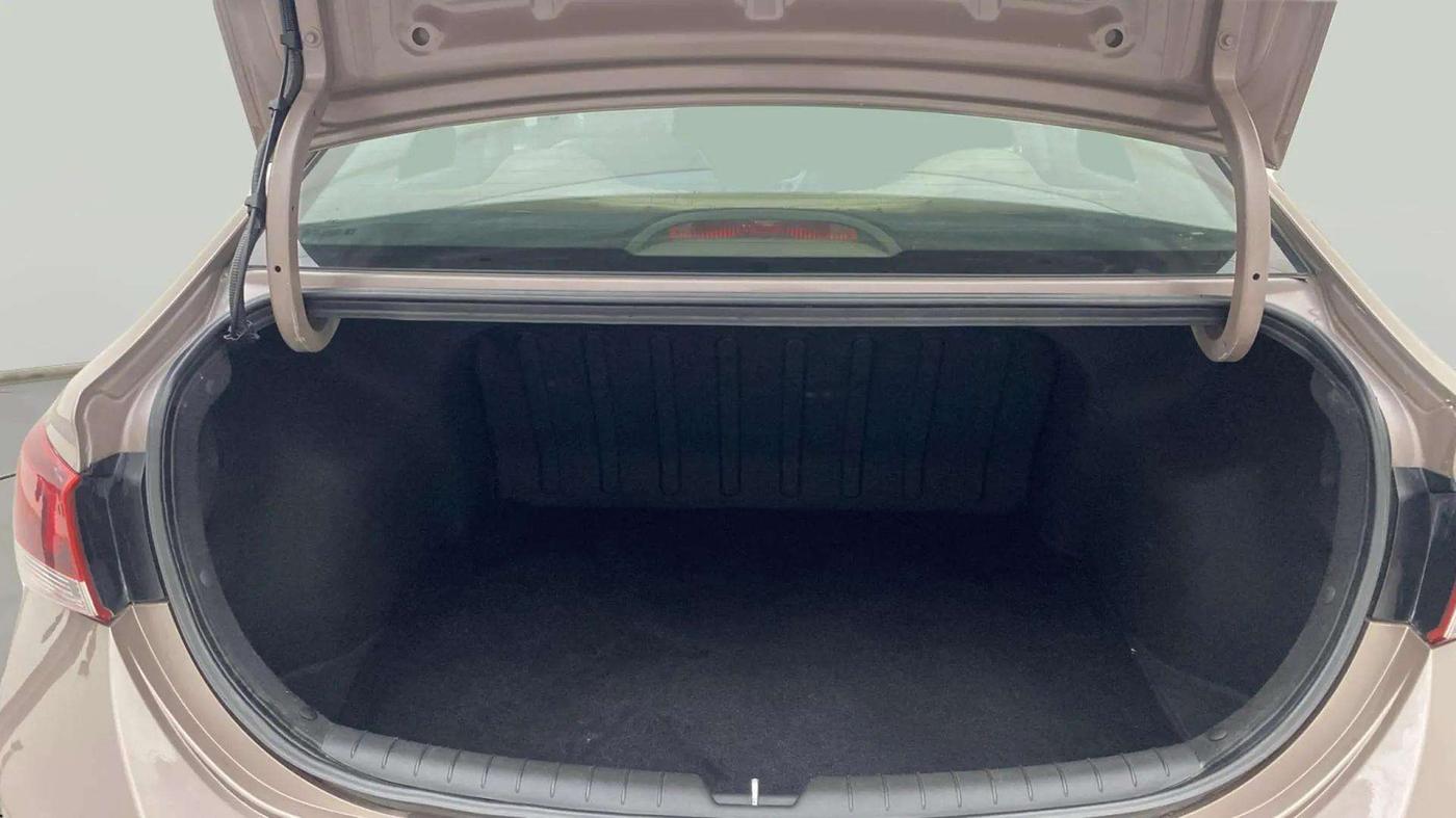 2018 Hyundai Verna 1.6 VTVT SX, Petrol, Manual, 49,987 km, Boot Inside