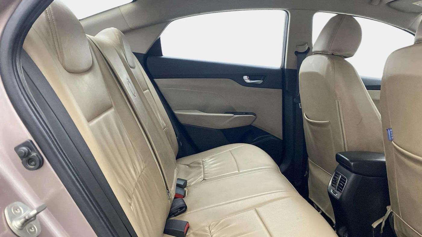 2018 Hyundai Verna 1.6 VTVT SX, Petrol, Manual, 49,987 km, Right Side Rear Door Cabin