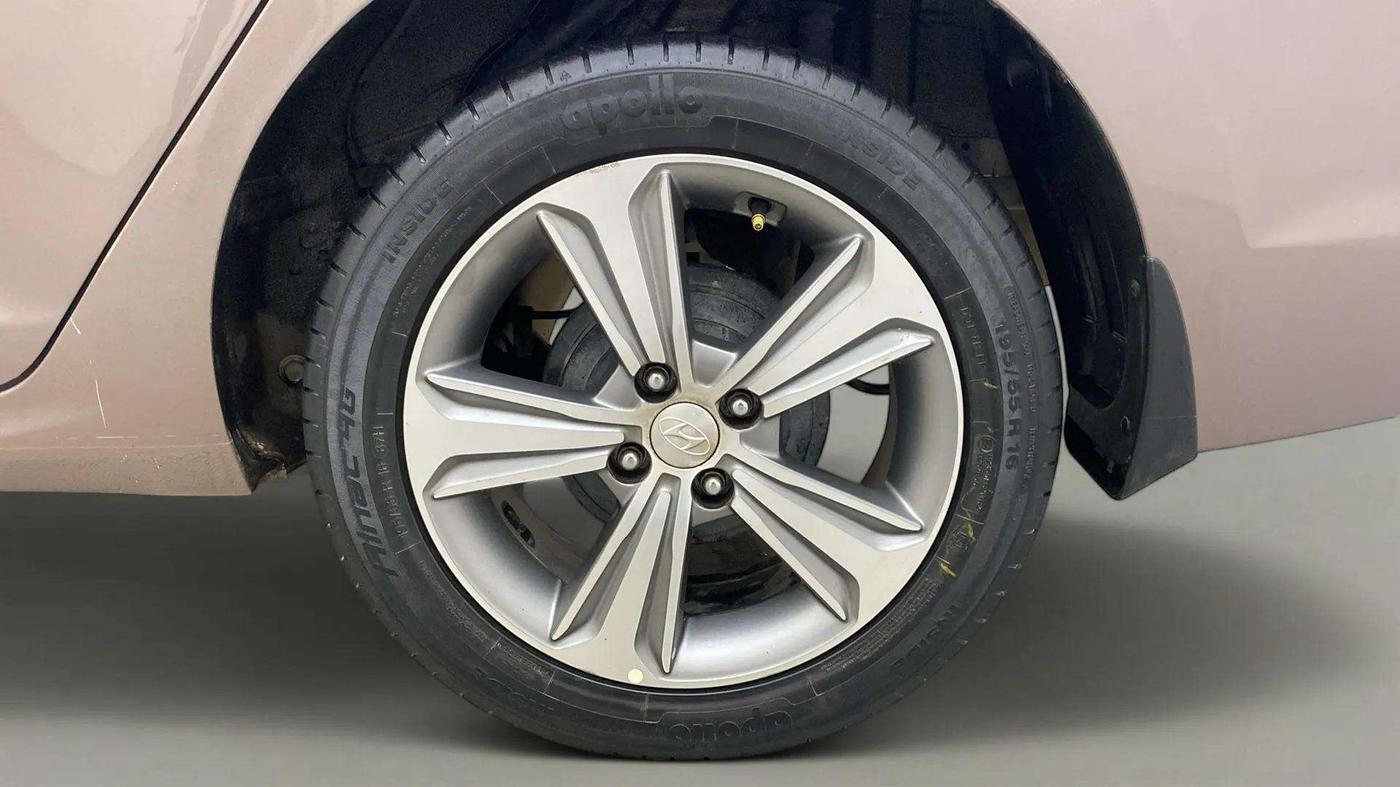 2018 Hyundai Verna 1.6 VTVT SX, Petrol, Manual, 49,987 km, Left Rear Wheel
