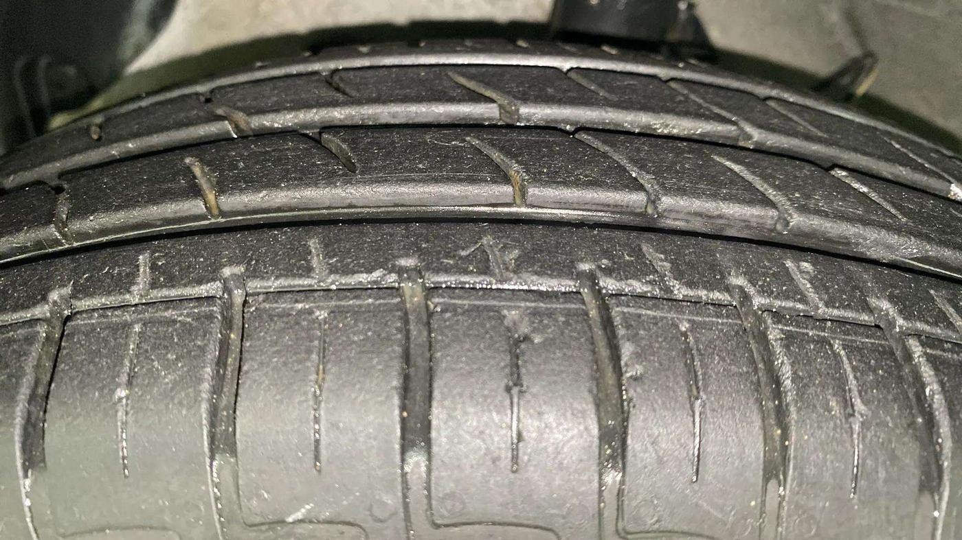 2019 Hyundai Grand i10 SPORTZ AT 1.2 KAPPA VTVT, Petrol, Automatic, 10,983 km, Left Front Tyre Tread