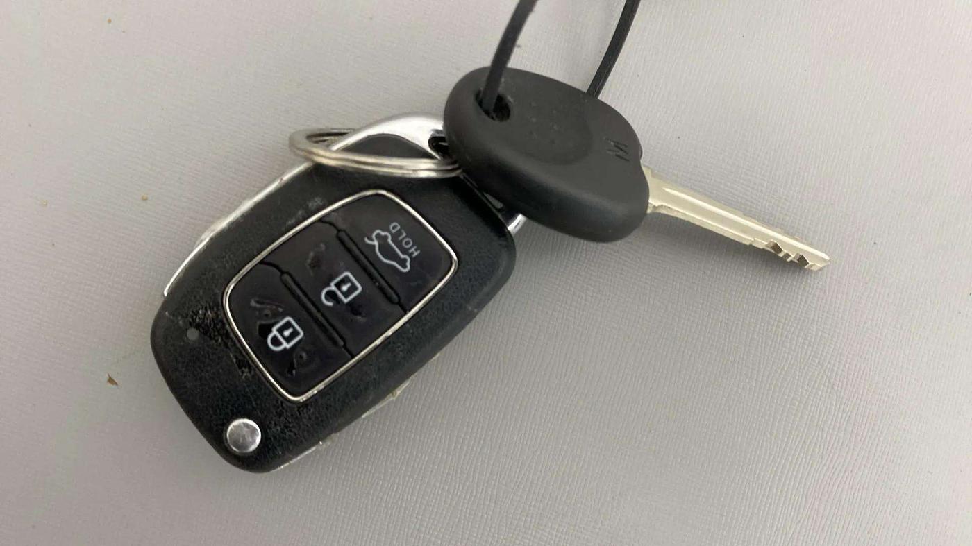 2019 Hyundai Grand i10 SPORTZ AT 1.2 KAPPA VTVT, Petrol, Automatic, 10,983 km, Key Close Up