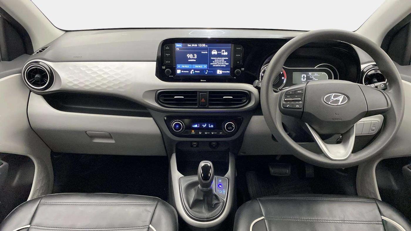 2019 Hyundai Grand i10 SPORTZ AT 1.2 KAPPA VTVT, Petrol, Automatic, 10,983 km, Dashboard