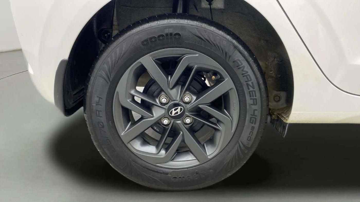 2019 Hyundai Grand i10 SPORTZ AT 1.2 KAPPA VTVT, Petrol, Automatic, 10,983 km, Right Rear Wheel