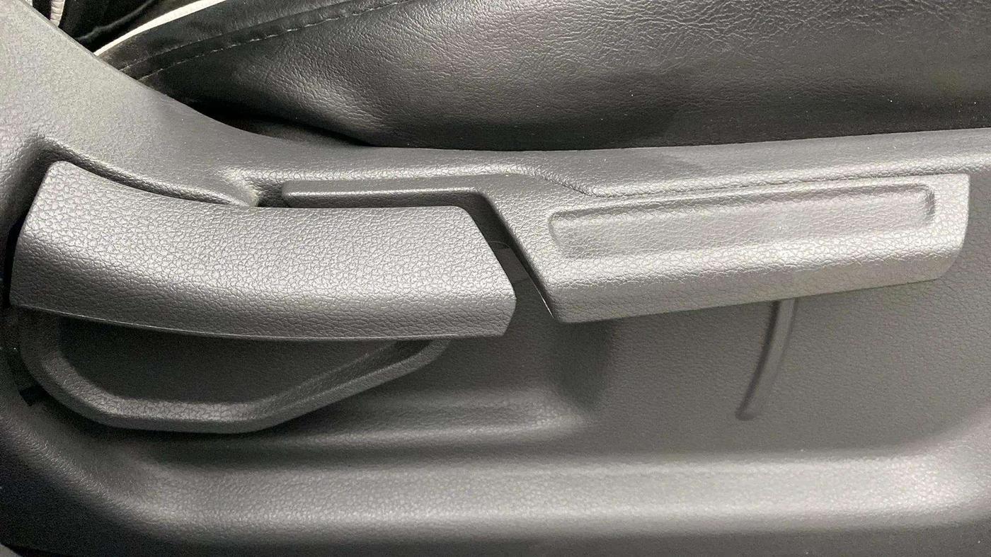 2019 Hyundai Grand i10 SPORTZ AT 1.2 KAPPA VTVT, Petrol, Automatic, 10,983 km, Driver Side Adjustment Panel