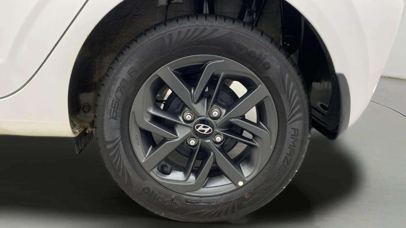 2019 Hyundai Grand i10 SPORTZ AT 1.2 KAPPA VTVT, Petrol, Automatic, 10,983 km, Left Rear Wheel