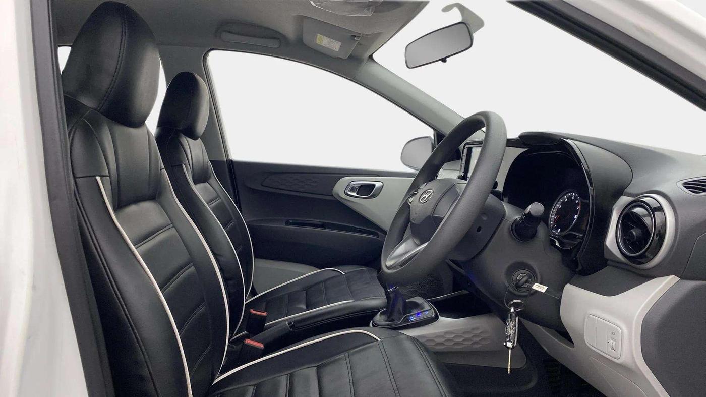 2019 Hyundai Grand i10 SPORTZ AT 1.2 KAPPA VTVT, Petrol, Automatic, 10,983 km, Right Side Front Door Cabin