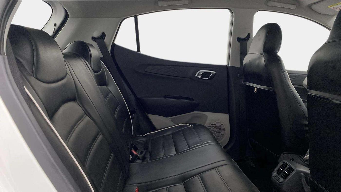 2019 Hyundai Grand i10 SPORTZ AT 1.2 KAPPA VTVT, Petrol, Automatic, 10,983 km, Right Side Rear Door Cabin