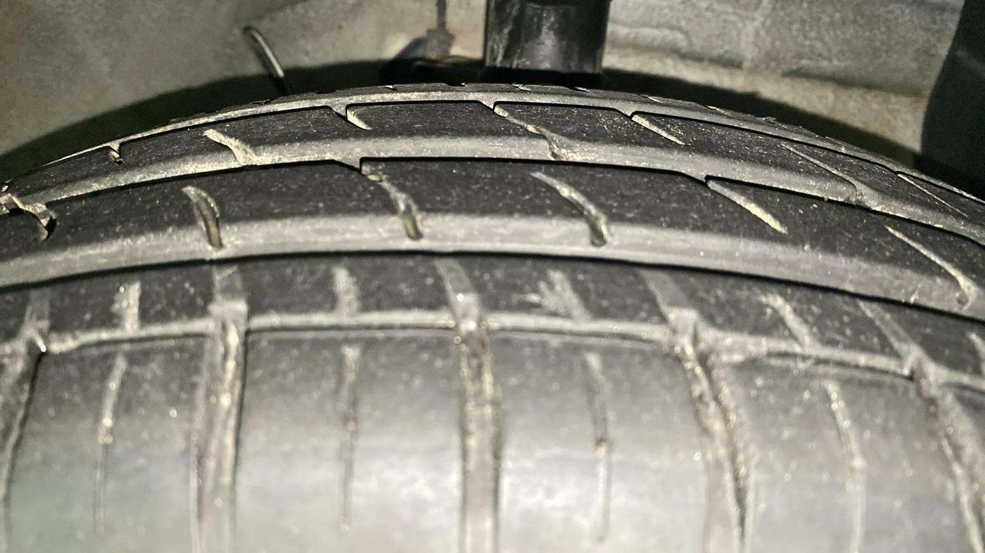 2019 Hyundai Grand i10 SPORTZ AT 1.2 KAPPA VTVT, Petrol, Automatic, 10,983 km, Right Front Tyre Tread