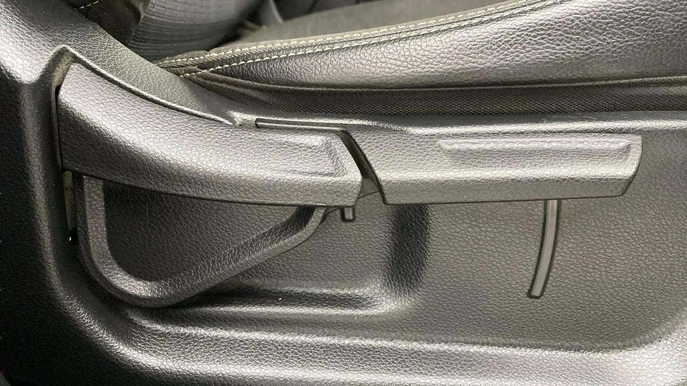 2020 KIA SONET HTK PLUS 1.2, Petrol, Manual, 33,546 km, Driver Side Adjustment Panel