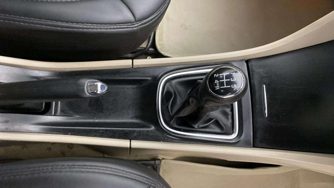 2021 Maruti Ciaz ZETA 1.5 SHVS MT PETROL, Petrol, Manual, 78,049 km, Gear Lever