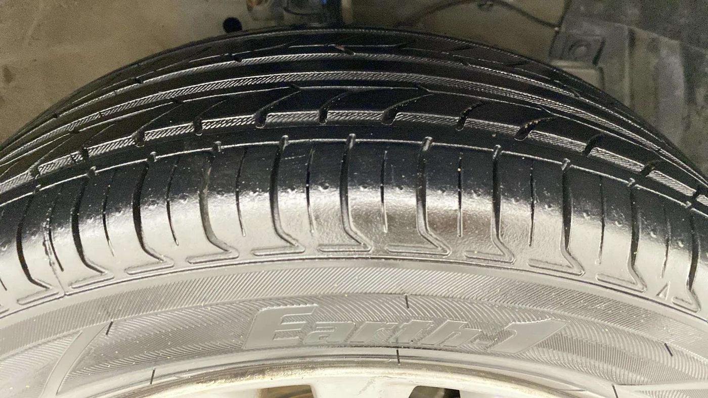 2021 Maruti Ciaz ZETA 1.5 SHVS MT PETROL, Petrol, Manual, 78,049 km, Right Front Tyre Tread