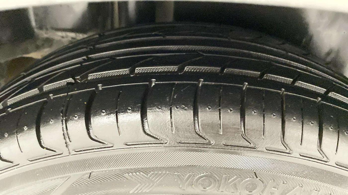 2021 Maruti Ciaz ZETA 1.5 SHVS MT PETROL, Petrol, Manual, 78,049 km, Right Rear Tyre Tread