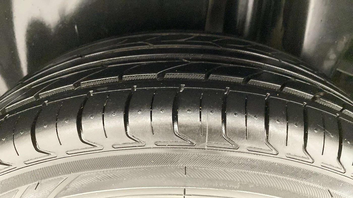 2021 Maruti Ciaz ZETA 1.5 SHVS MT PETROL, Petrol, Manual, 78,049 km, Left Rear Tyre Tread