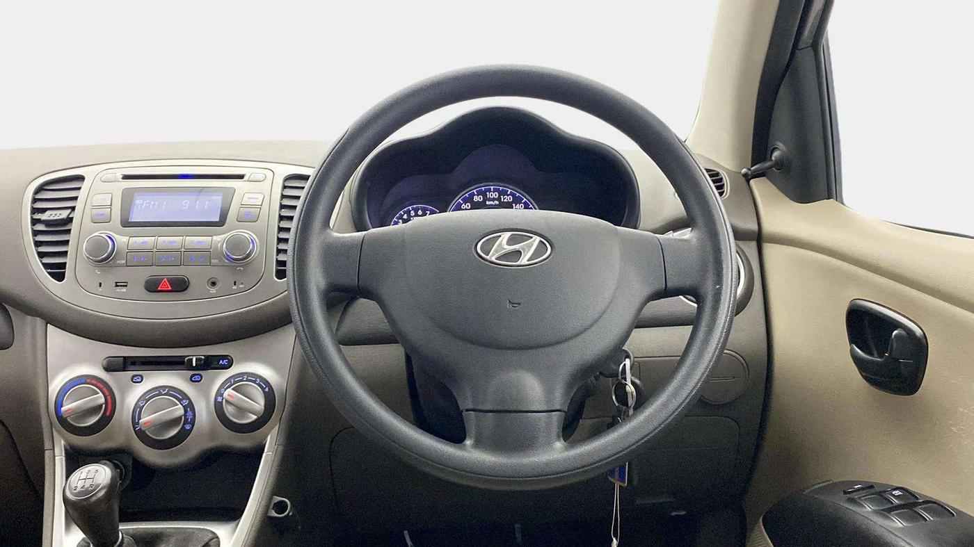 2014 Hyundai i10 MAGNA 1.1, Petrol, Manual, 48,082 km, Steering Wheel Close Up
