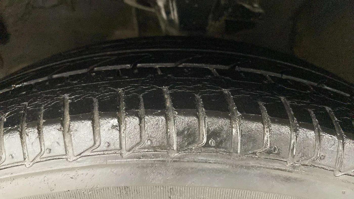 2014 Hyundai i10 MAGNA 1.1, Petrol, Manual, 48,082 km, Left Front Tyre Tread
