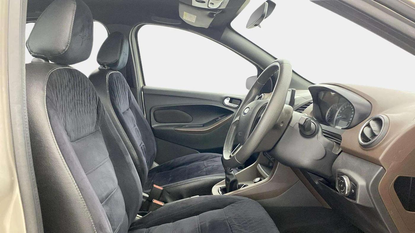 2018 Ford FREESTYLE TITANIUM 1.2 PETROL, Petrol, Manual, 79,514 km, Right Side Front Door Cabin