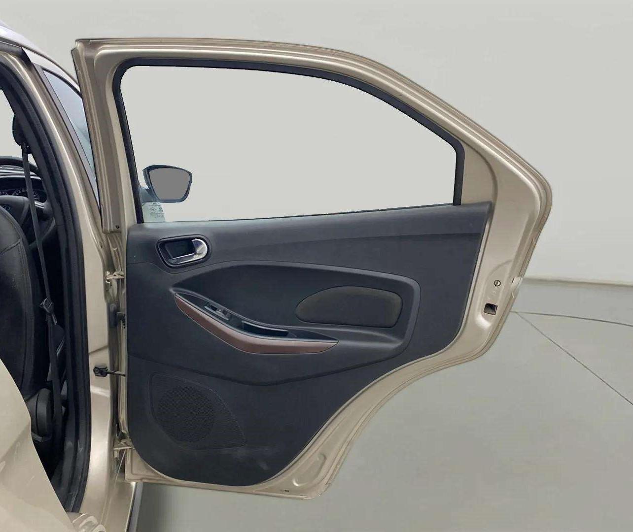 2018 Ford FREESTYLE TITANIUM 1.2 PETROL, Petrol, Manual, 79,514 km, RHS Rear Door