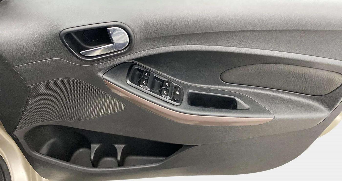 2018 Ford FREESTYLE TITANIUM 1.2 PETROL, Petrol, Manual, 79,514 km, Driver Side Door Panels Control