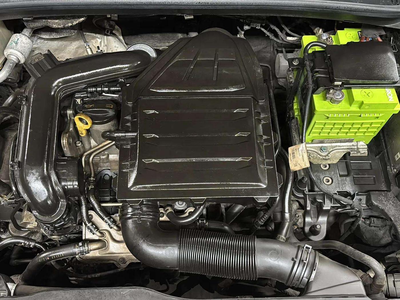 2022 Volkswagen TAIGUN HIGHLINE 1.0 TSI MT, Petrol, Manual, 38,586 km, Engine View