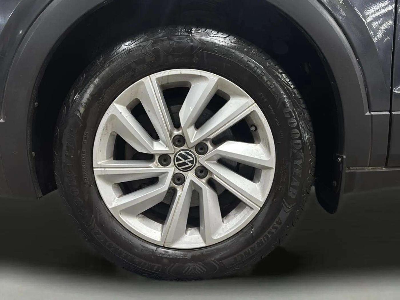 2022 Volkswagen TAIGUN HIGHLINE 1.0 TSI MT, Petrol, Manual, 38,586 km, Left Front Wheel