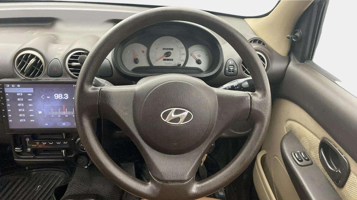 2013 Hyundai Santro Xing GLS, Petrol, Manual, 65,670 km, Steering Wheel Close Up
