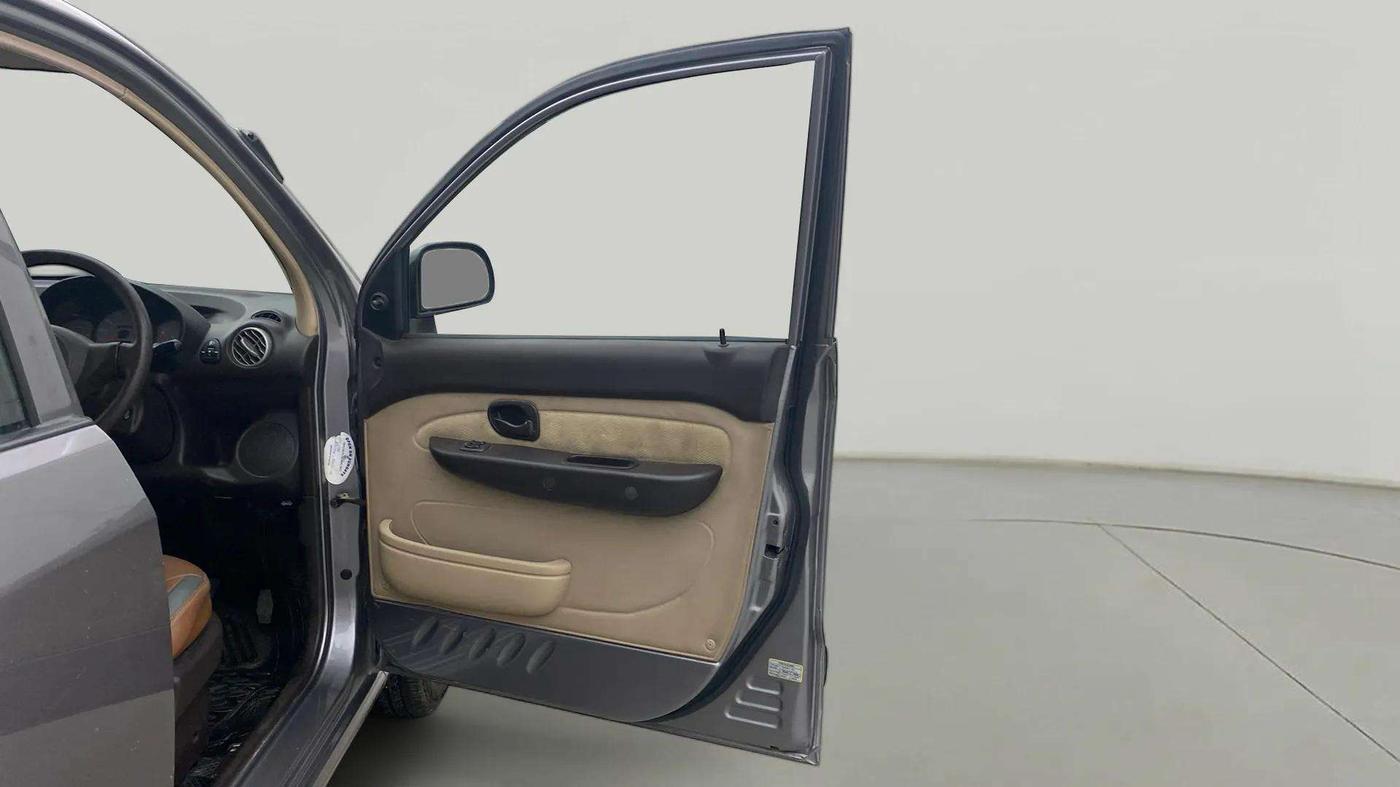 2013 Hyundai Santro Xing GLS, Petrol, Manual, 65,670 km, RHS Front Door