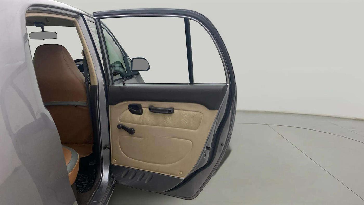2013 Hyundai Santro Xing GLS, Petrol, Manual, 65,670 km, RHS Rear Door