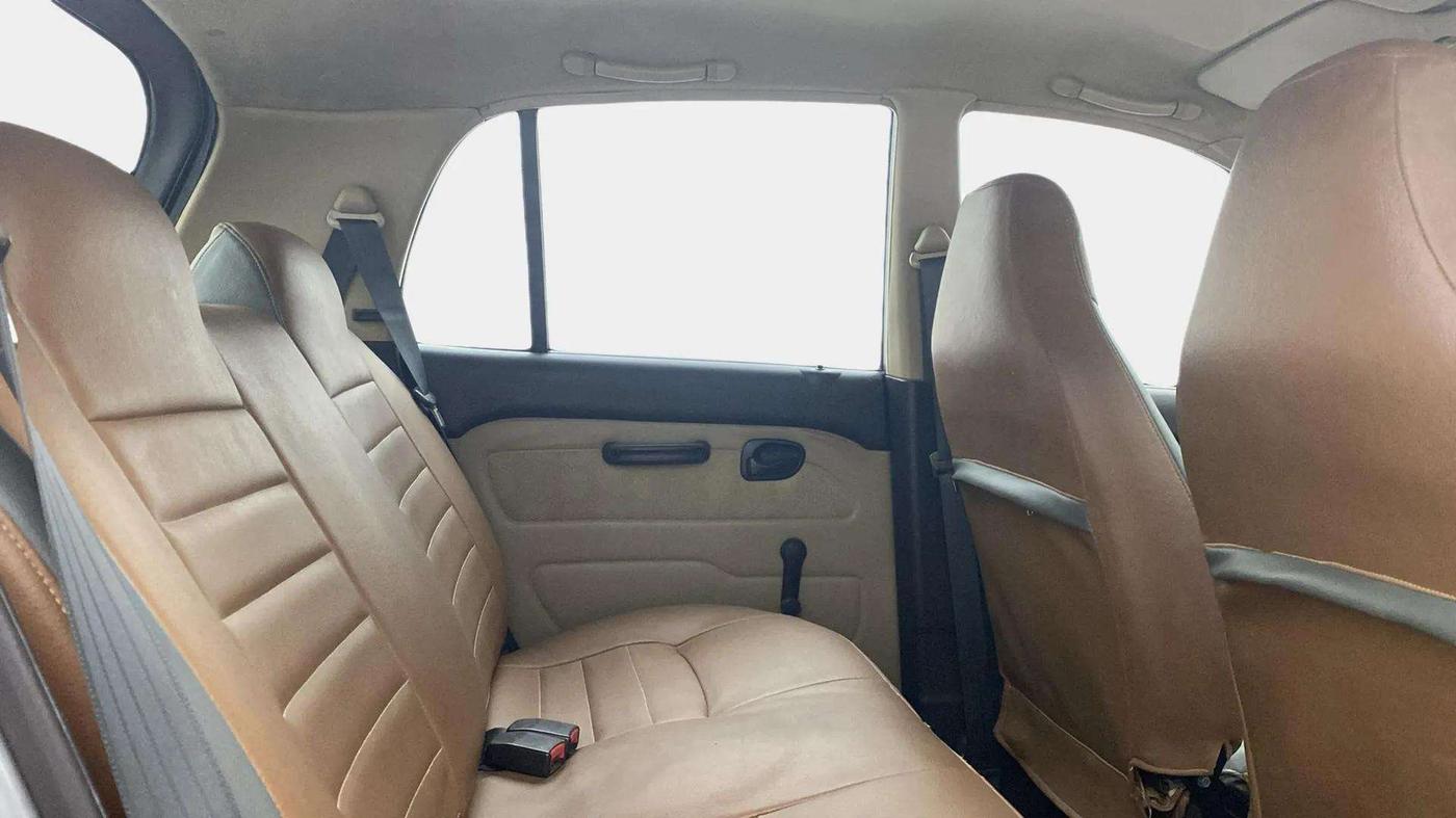 2013 Hyundai Santro Xing GLS, Petrol, Manual, 65,670 km, Right Side Rear Door Cabin