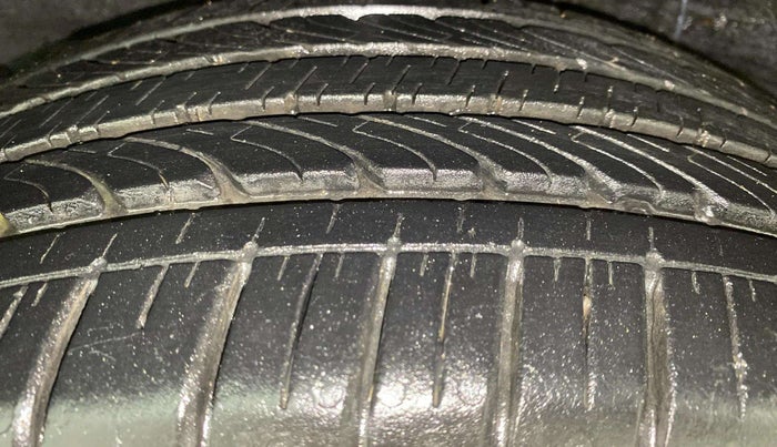 2014 Hyundai Elite i20 SPORTZ 1.2 (O), Petrol, Manual, 64,061 km, Right Rear Tyre Tread
