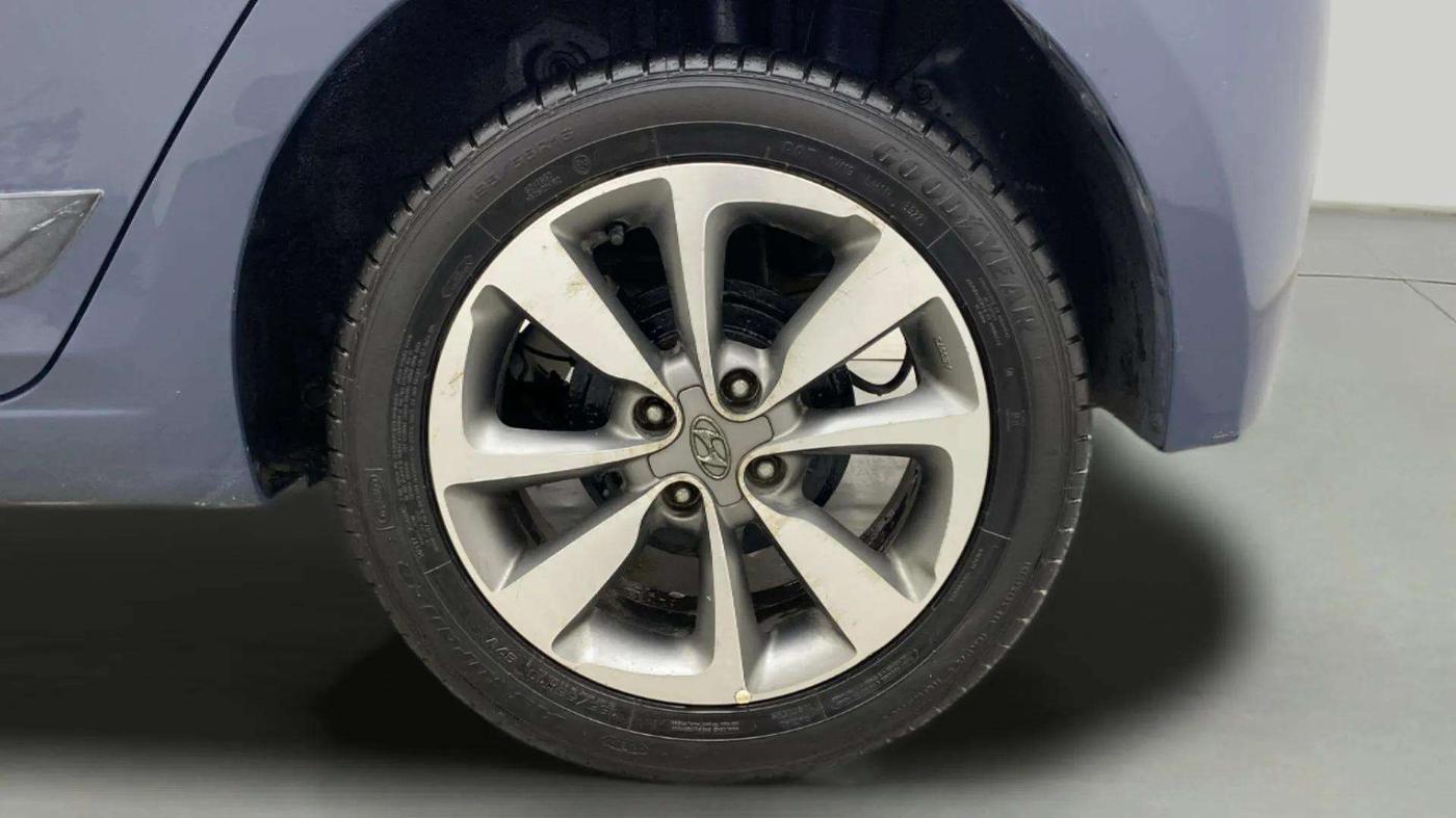 2014 Hyundai Elite i20 SPORTZ 1.2 (O), Petrol, Manual, 64,061 km, Left Rear Wheel