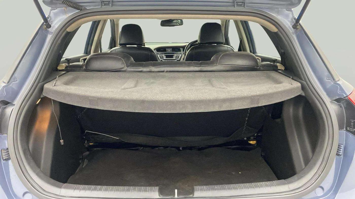 2014 Hyundai Elite i20 SPORTZ 1.2 (O), Petrol, Manual, 64,061 km, Boot Inside