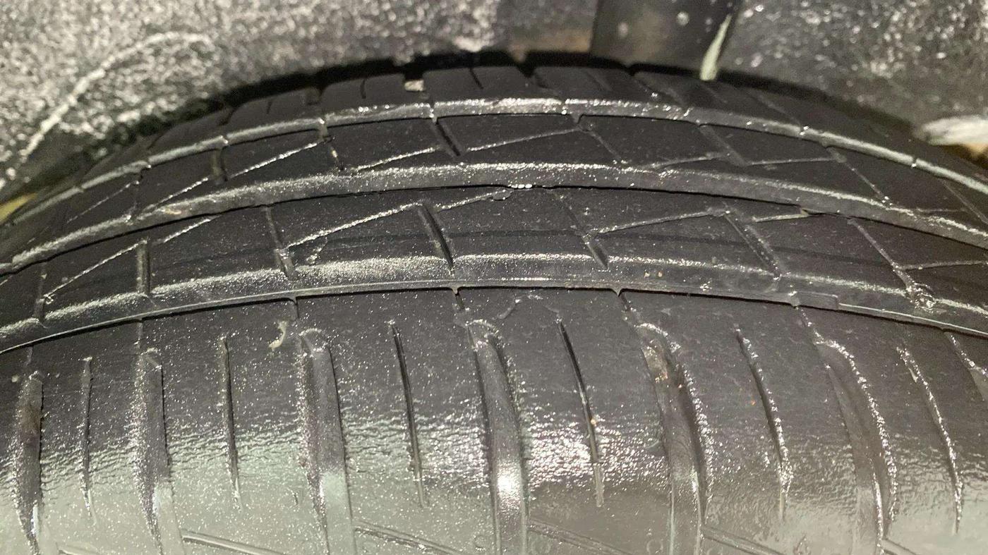 2022 Renault Kwid RXT 1.0 AMT, Petrol, Automatic, 18,435 km, Left Rear Tyre Tread