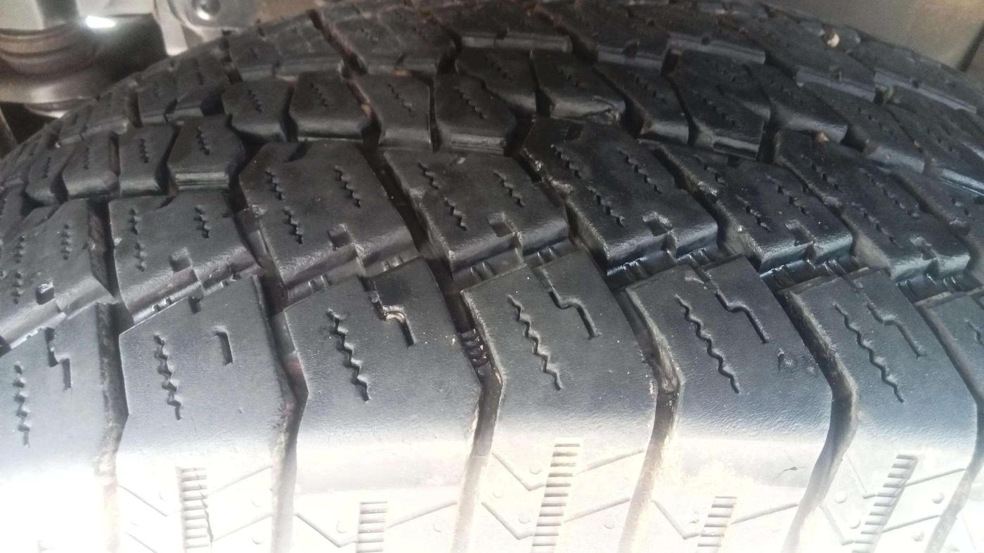 2023 Mahindra Thar LX D 4*4 MT HT, Diesel, Manual, 18,228 km, Left Front Tyre Tread
