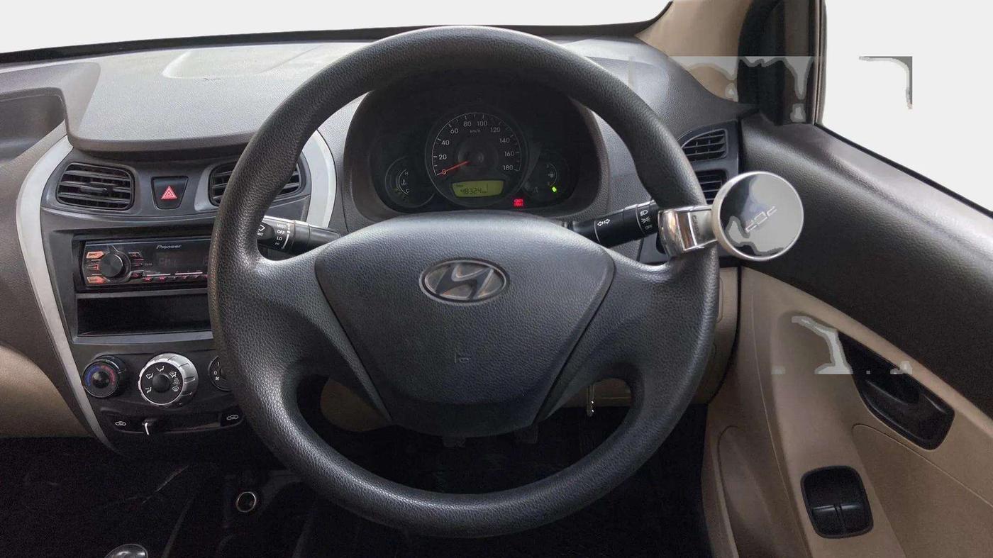 2017 Hyundai Eon ERA +, Petrol, Manual, 48,329 km, Steering Wheel Close Up