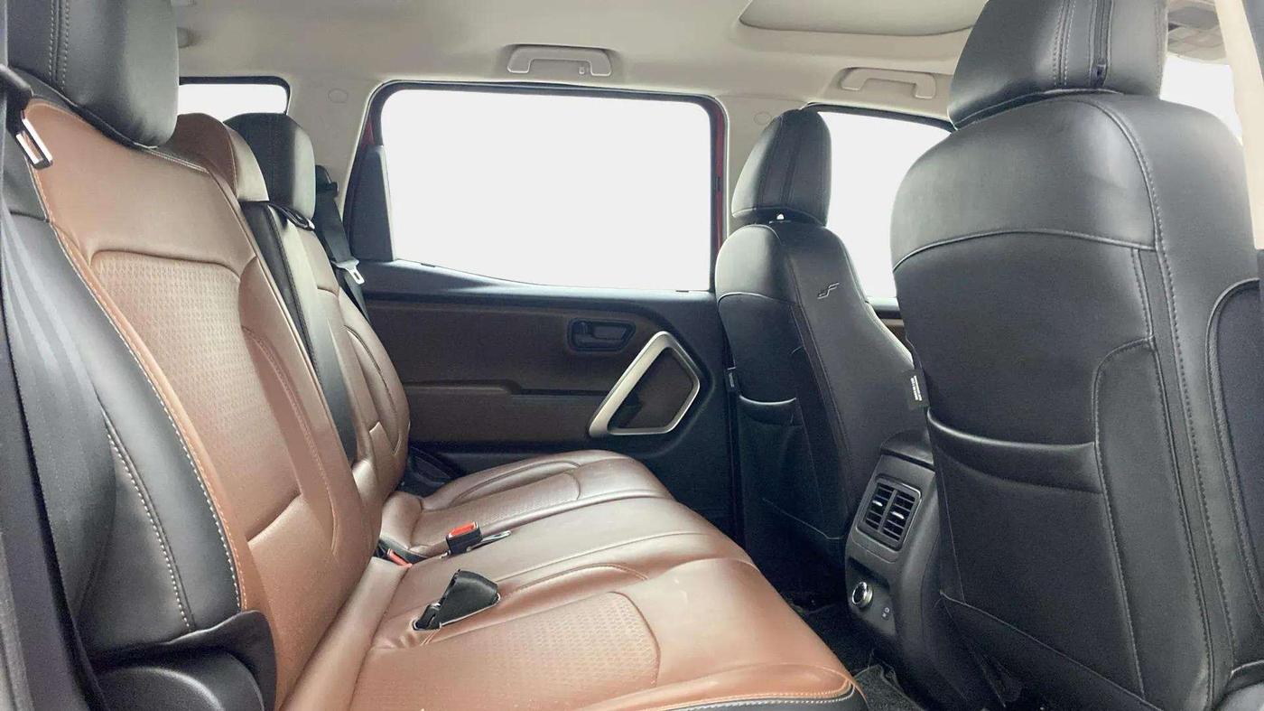 2023 Mahindra SCORPIO-N Z6 DIESEL AT 2WD 7 STR, Diesel, Automatic, 15,479 km, Right Side Rear Door Cabin