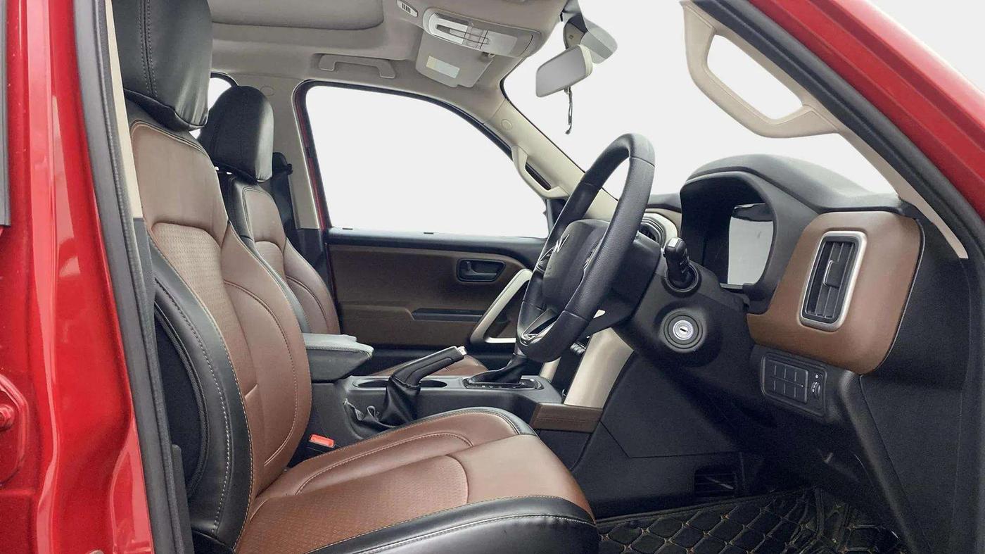 2023 Mahindra SCORPIO-N Z6 DIESEL AT 2WD 7 STR, Diesel, Automatic, 15,479 km, Right Side Front Door Cabin