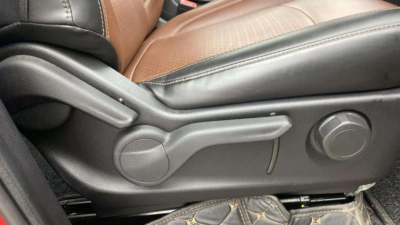 2023 Mahindra SCORPIO-N Z6 DIESEL AT 2WD 7 STR, Diesel, Automatic, 15,479 km, Driver Side Adjustment Panel