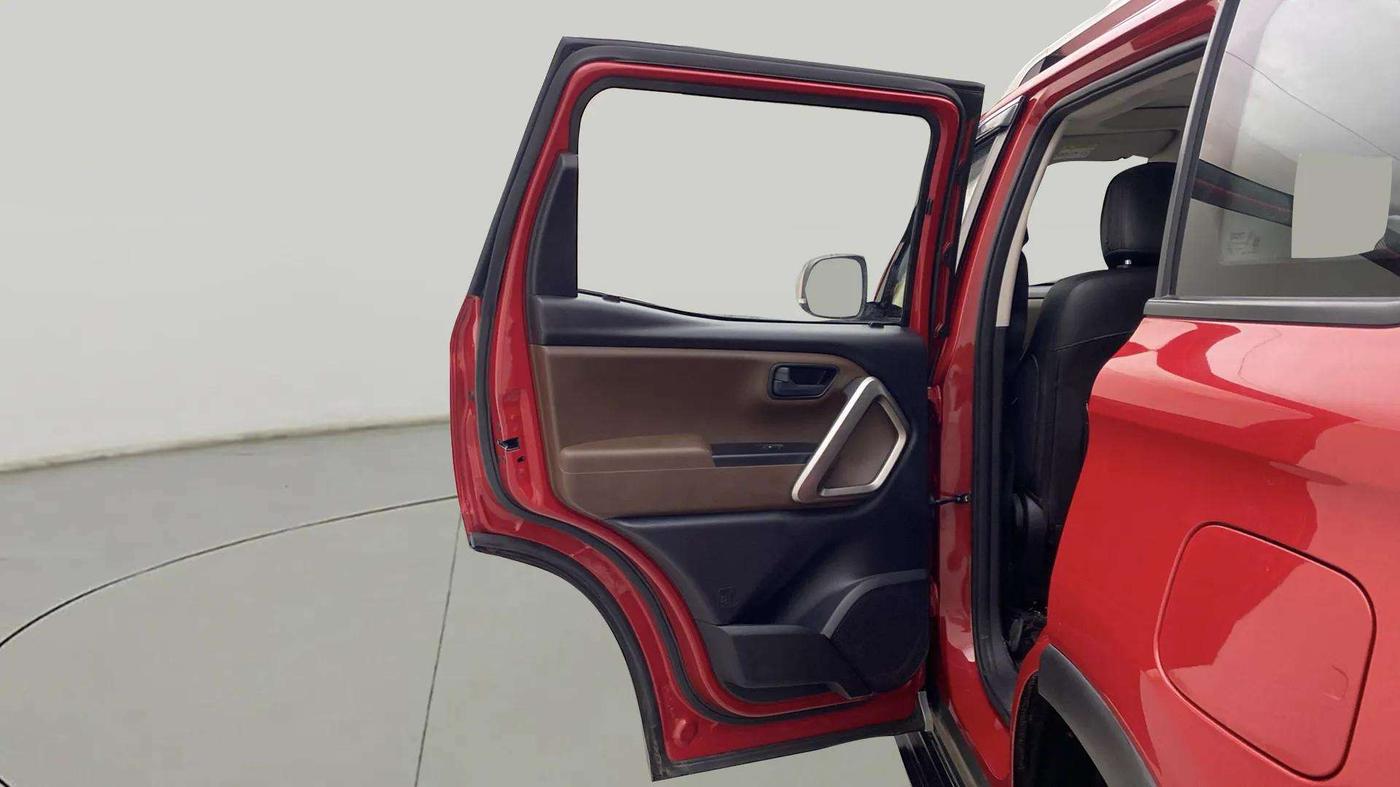 2023 Mahindra SCORPIO-N Z6 DIESEL AT 2WD 7 STR, Diesel, Automatic, 15,479 km, LHS Rear Door