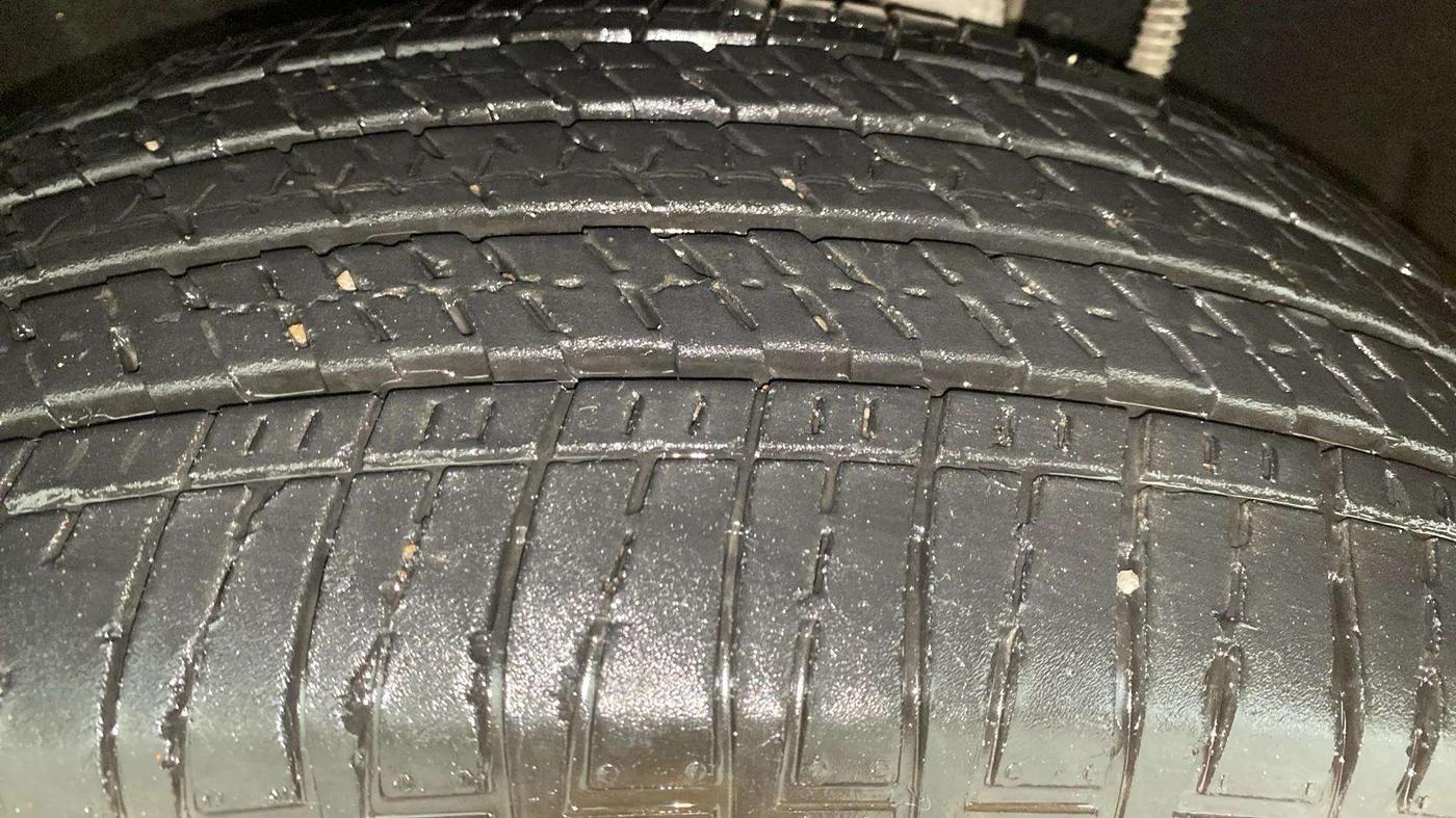 2023 Mahindra SCORPIO-N Z6 DIESEL AT 2WD 7 STR, Diesel, Automatic, 15,479 km, Left Front Tyre Tread