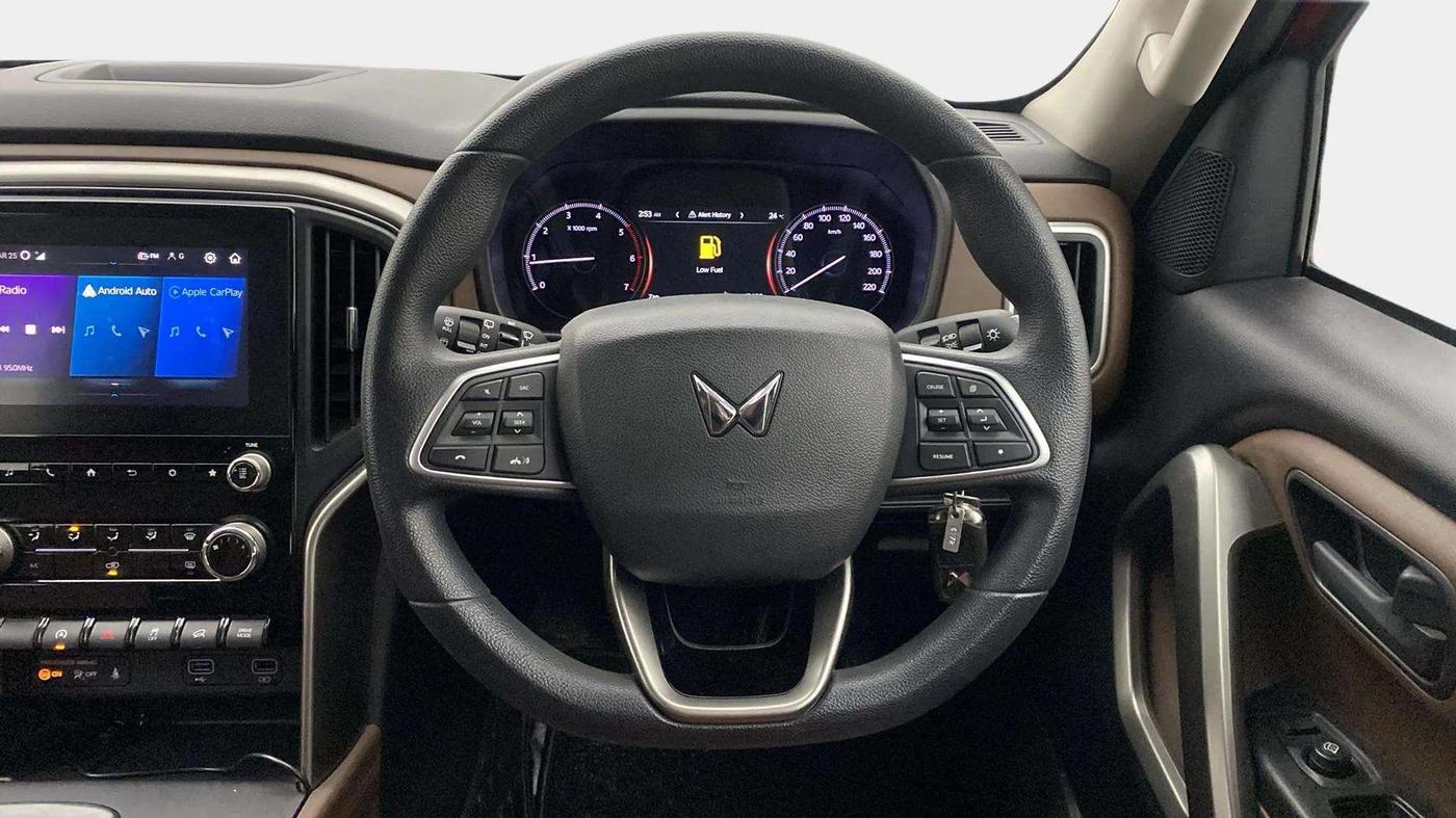 2023 Mahindra SCORPIO-N Z6 DIESEL AT 2WD 7 STR, Diesel, Automatic, 15,479 km, Steering Wheel Close Up