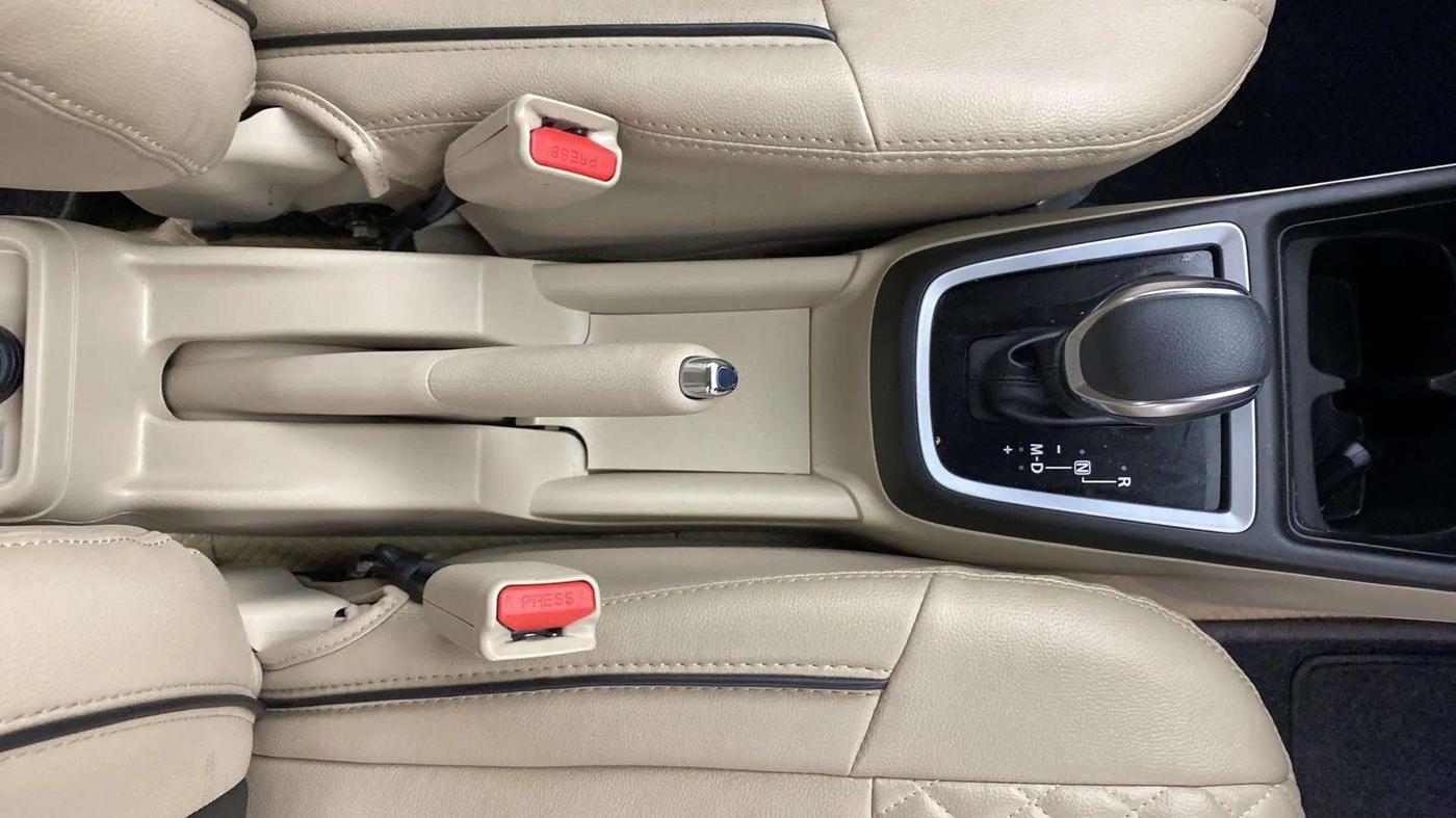 2024 Maruti Dzire ZXi AMT, Petrol, Automatic, 12,925 km, Gear Lever