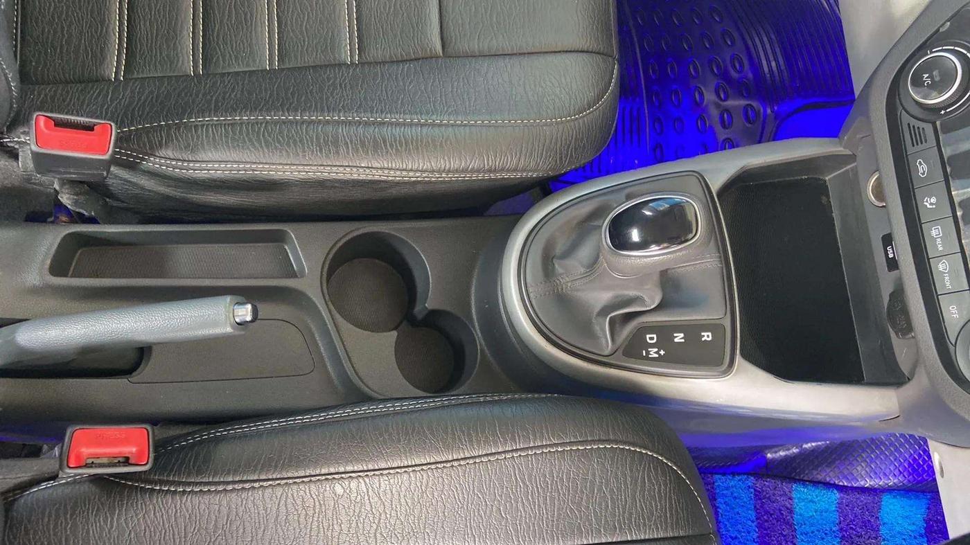 2021 Hyundai GRAND I10 NIOS ASTA AMT 1.2 KAPPA VTVT, Petrol, Automatic, 67,282 km, Gear Lever