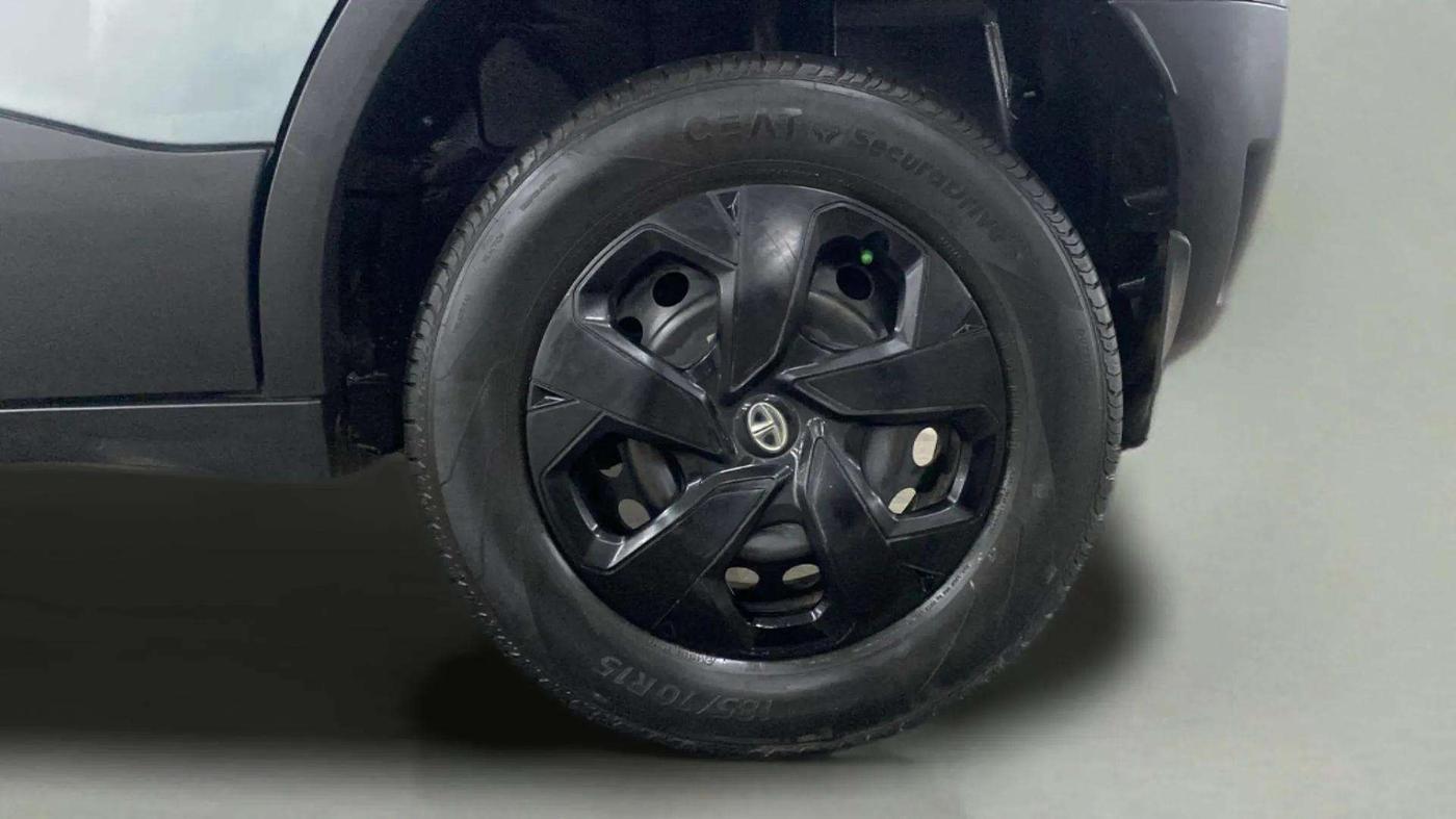 2022 Tata PUNCH ADVENTURE MT, Petrol, Manual, 19,006 km, Left Rear Wheel