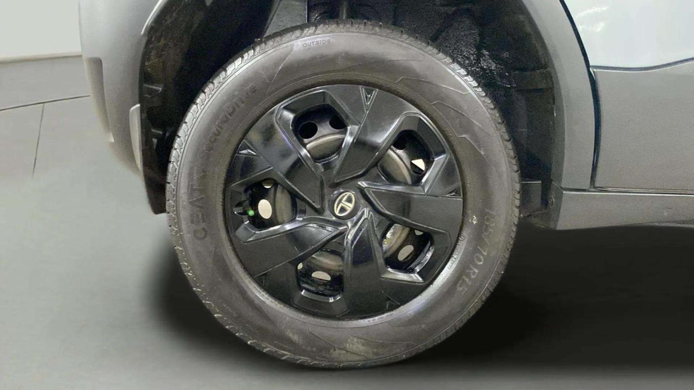 2022 Tata PUNCH ADVENTURE MT, Petrol, Manual, 19,006 km, Right Rear Wheel
